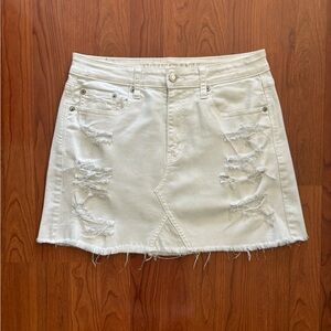 American Eagle Outfitters white mid-rise stretch denim skirt